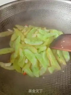 Make cucumber fried eggs step 6