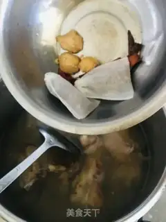 Make Spicy pig hoof step 4