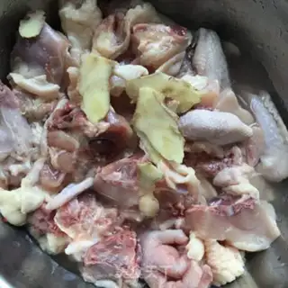 Make Spicy chicken and potatoes step 0