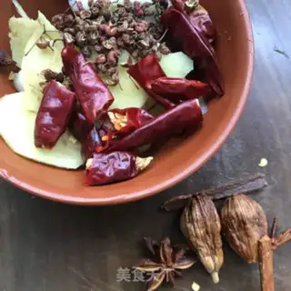 Make Spicy chicken and potatoes step 1