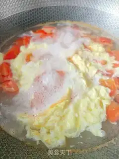 Make Tomato egg soup step 2