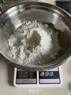 Make Lina Belle frosting cookies step 1