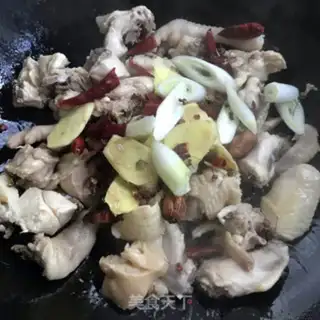 Make Spicy chicken and potatoes step 5