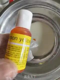 Make Lina Belle frosting cookies step 5