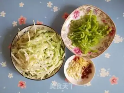 Make Pilli chili and cabbage step 1
