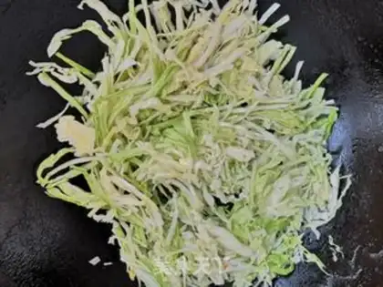 Make Pilli chili and cabbage step 3