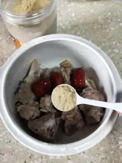 Make Three or seven powders of pork soup step 3