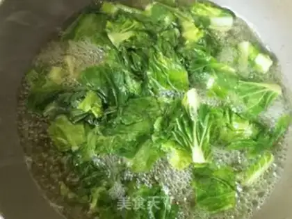 Make Crawfish with cabbage step 1