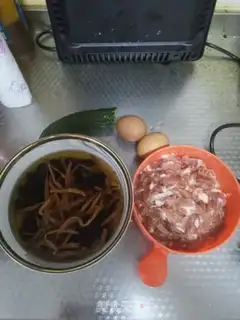 Make The private sushi meat step 0