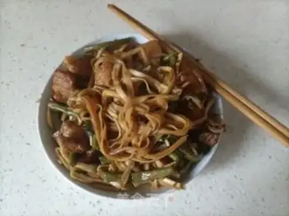 Make Bean bean horns, meat noodles step 9