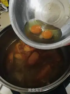 Make Eggs, yellow rice and tomato soup step 4