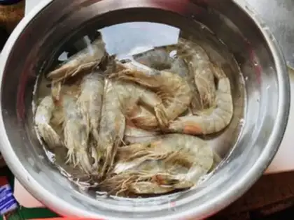 Make Garlic shrimp step 0