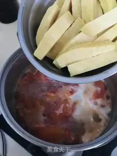 Make Eggs, yellow rice and tomato soup step 5