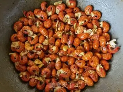 Make A turkey garlic sauce with a lobster tail step 5