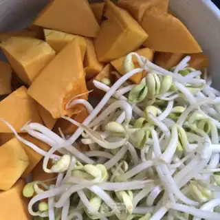 Make Cowfish tofu spicy pot step 3
