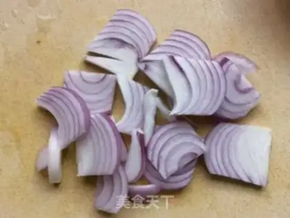 Make Dutch cucumber onion with chicken leg step 2