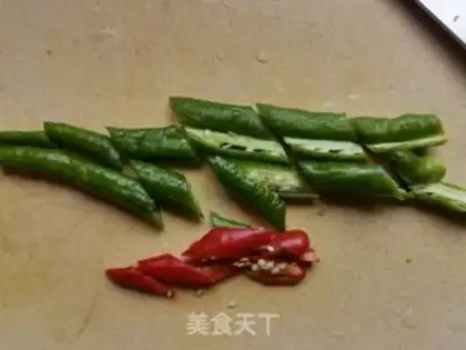 Make Cream pepper onion fried meat step 1
