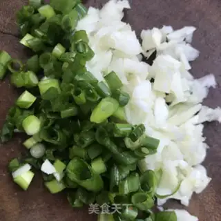 Make A cucumber-mixing ear step 2