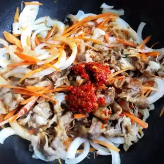 Make Spicy, fat, cow-covered rice step 6