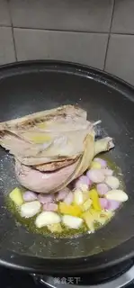 Make A duck with ice plum sauce step 7