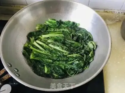 Make Garlic leaves step 1