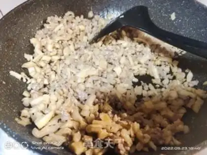 Make Rhodish and fried meat step 2