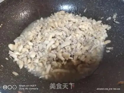 Make Rhodish and fried meat step 3