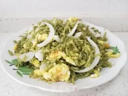 Make Eggs are fried and crushed step 4