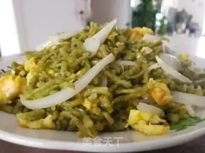Make Eggs are fried and crushed step 5