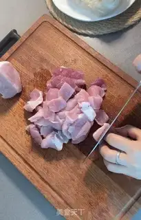 Make Pork embroidery ball soup step 0