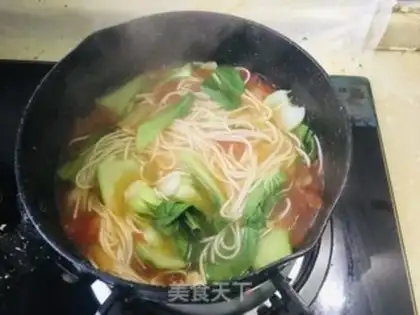 Make Tomato noodles step 1