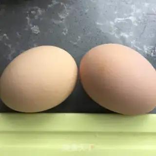 Make Calcium fried eggs step 1