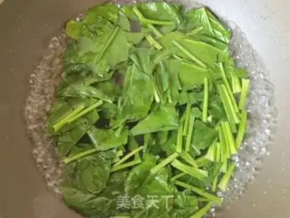 Make Spinach moored onions step 2