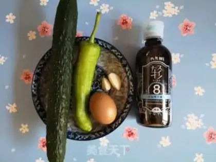 Make Pyramid cucumber fried eggs step 0