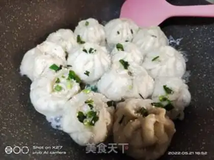 Make A meat-cray shrimp bun step 13