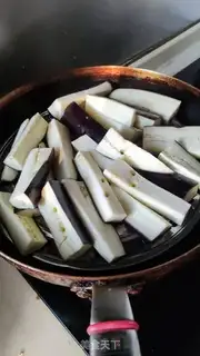 Make Pyramids and eggplants step 1