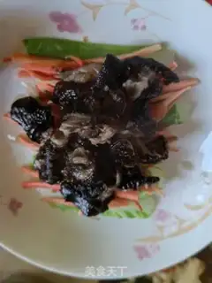 Make Black chicken claws with red oil step 4