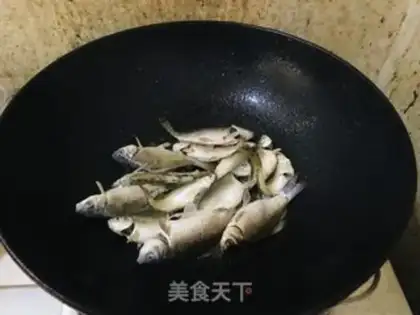 Make Wild minnow soup step 1