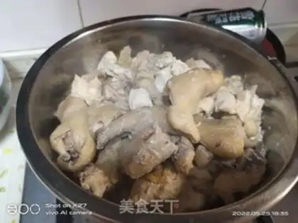 Make A mushroom beer and chicken step 2