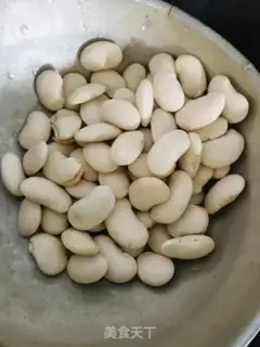 Make Soybean carrot apple bone soup step 1