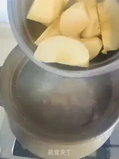 Make Soybean carrot apple bone soup step 7