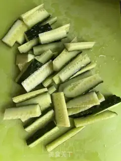 Make cucumber with eggs step 2