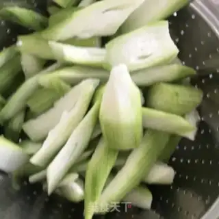 Make walnut oil and silk melon step 2