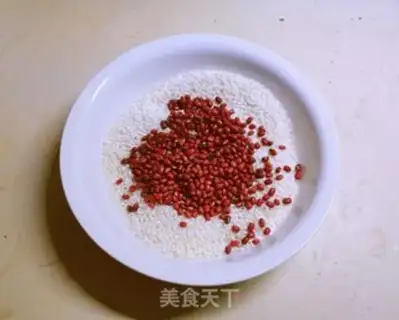 Make Red dates, red bean rice step 0