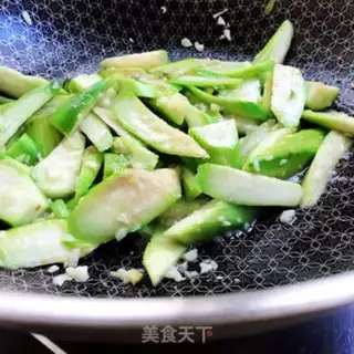 Make walnut oil and silk melon step 6