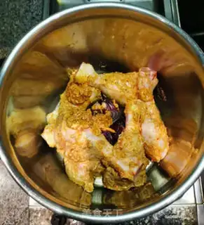 Make No water-free chicken legs step 6