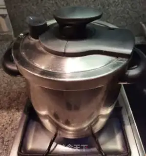 Make No water-free chicken legs step 7