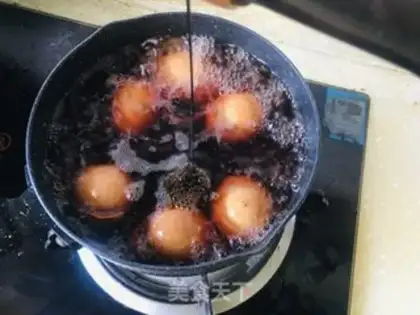 Make walnut shells boiled eggs step 6