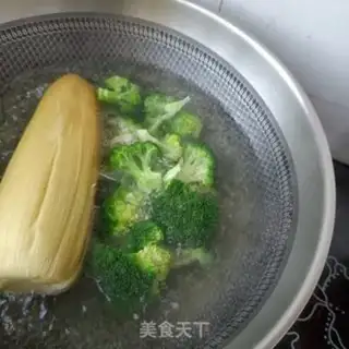 Make Chicken chest and broccoli step 3