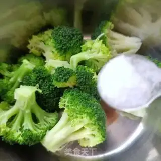 Make Chicken chest and broccoli step 5